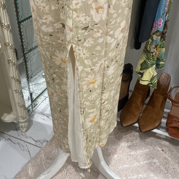 America Eagle Square Neck Open Back Key Hole Floral Midi Dress Size M - Picture 5 of 6